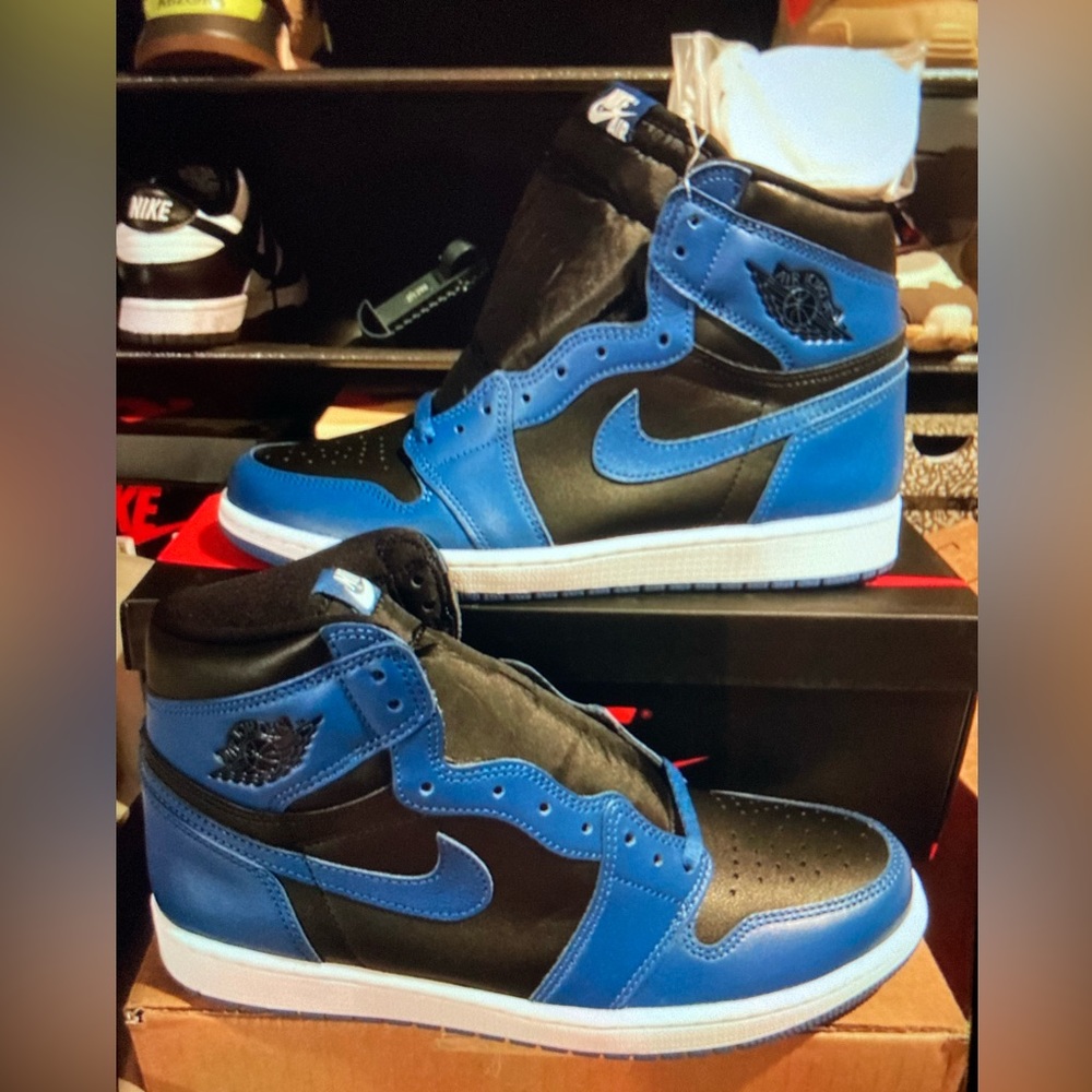 Air Jordan 1 High Retro Dark Marina